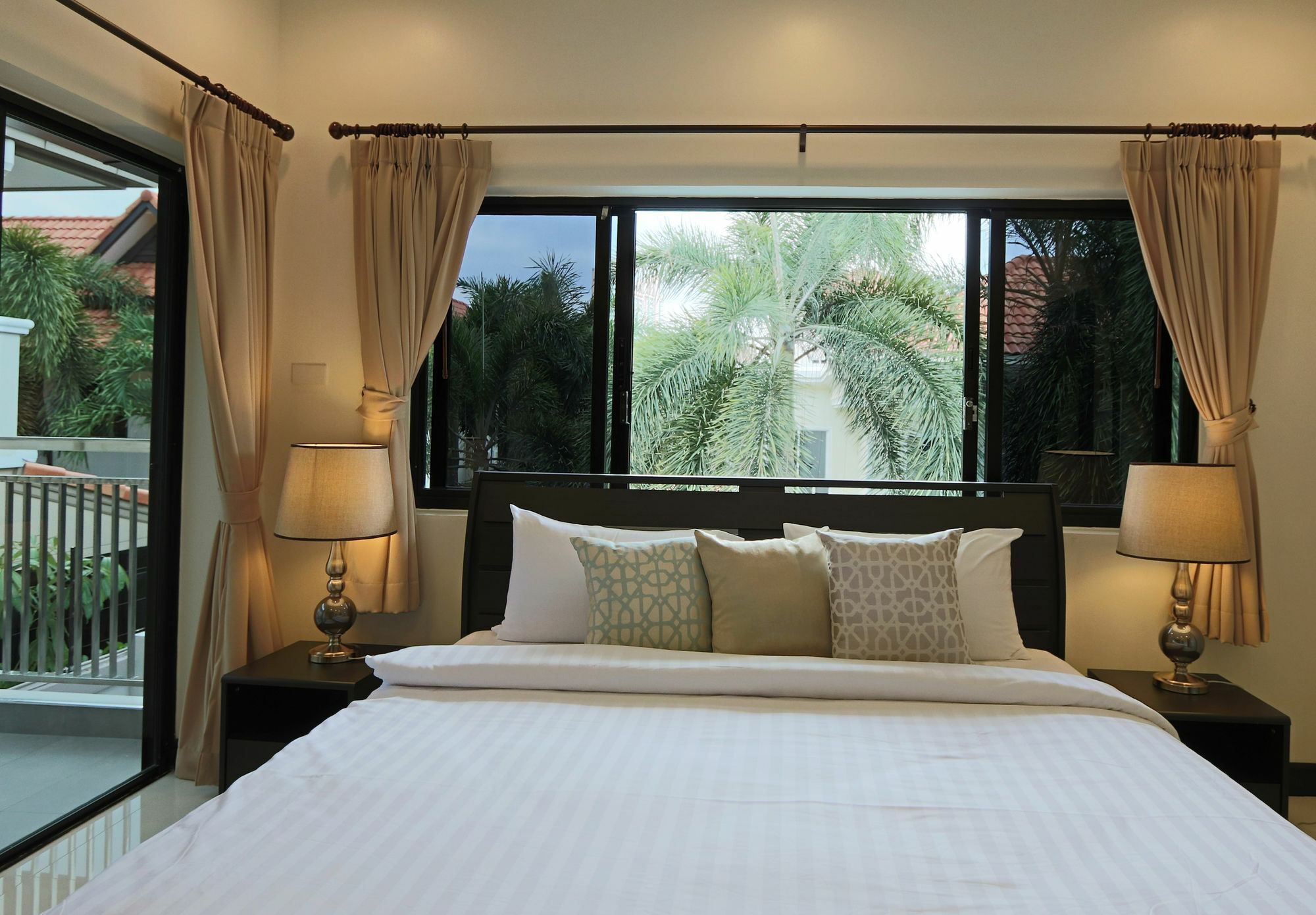 Pattaya Holiday Villas Bang Lamung Ngoại thất bức ảnh